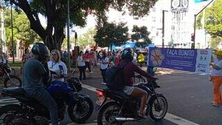 Enjauladas e roxas: ato alerta para as marcas da violência sexual na infância Enjauladas e roxas: ato alerta para as marcas da violência sexual na infância