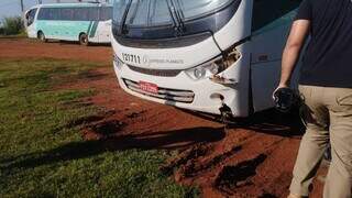 Ciclista morre com v&iacute;sceras expostas ap&oacute;s ser atropelado por &ocirc;nibus