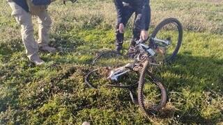 Ciclista morre com v&iacute;sceras expostas ap&oacute;s ser atropelado por &ocirc;nibus
