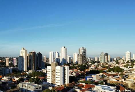 C&eacute;u limpo marca in&iacute;cio do s&aacute;bado com m&aacute;xima de 32&deg;C na Capital