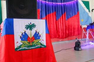 Longe de casa, haitianos celebram cultura e identidade em MS