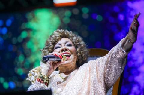 Show de Alcione levou mais de 10 mil pessoas ao Porto Geral de Corumb&aacute;