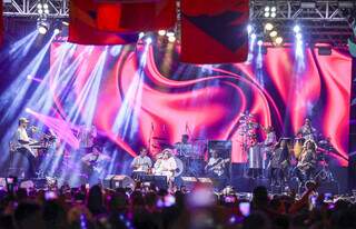 Show de Alcione levou mais de 10 mil pessoas ao Porto Geral de Corumb&aacute;