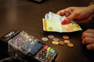 Inflação prevista sobe para 5% e ultrapassa limite oficial de 2025 Inflação prevista sobe para 5% e ultrapassa limite oficial de 2025