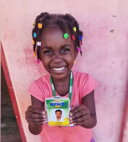 &quot;Olha, a gente &eacute; igual!&quot;: vibra crian&ccedil;a haitiana ao ver um jornalista negro