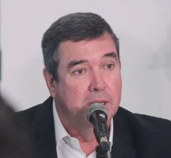Com 75% de aprova&ccedil;&atilde;o, Riedel aparece como favorito para reelei&ccedil;&atilde;o em 2026