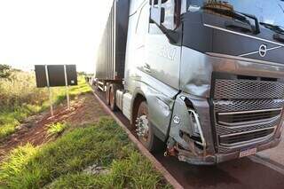 Segundo acidente do dia na BR-262 deixa carro destru&iacute;do ap&oacute;s colis&atilde;o com carreta