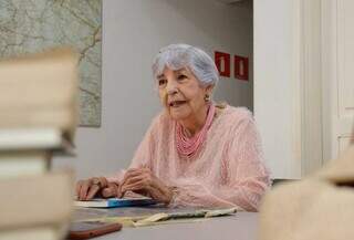 Há 14 anos, Vera conta lenda da coruja em árvore de casa histórica Há 14 anos, Vera conta lenda da coruja em árvore de casa histórica