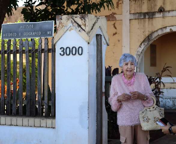 H&aacute; 14 anos, Vera conta segredo por tr&aacute;s da famosa coruja da Cal&oacute;geras