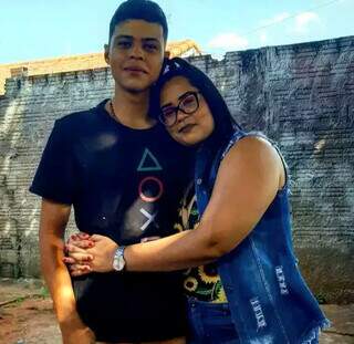 &quot;Tentava vencer a depress&atilde;o h&aacute; 5 anos&quot;, diz irm&atilde;o de jovem que morreu queimada