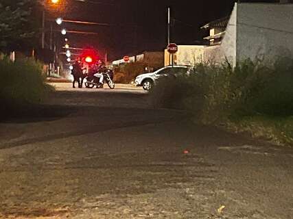 Jovem morre baleado ao reagir &agrave; abordagem da Pol&iacute;cia Militar 