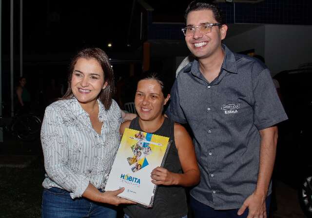Ap&oacute;s anos de espera, 620 fam&iacute;lias da Homex recebem contrato