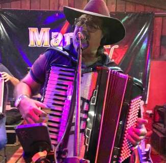 Festa no CTG ter&aacute; costela de ch&atilde;o e show de Marlon Maciel