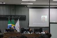 Motorista que levou policial no capô por 1 km é condenado a 9 anos