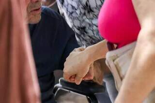 Com 15 liga&ccedil;&otilde;es pedindo vaga ao dia, C&acirc;mara debate &ldquo;creche&rdquo; para idosos