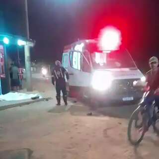 Motociclista morre ao bater moto em poste na regi&atilde;o do Los Angeles