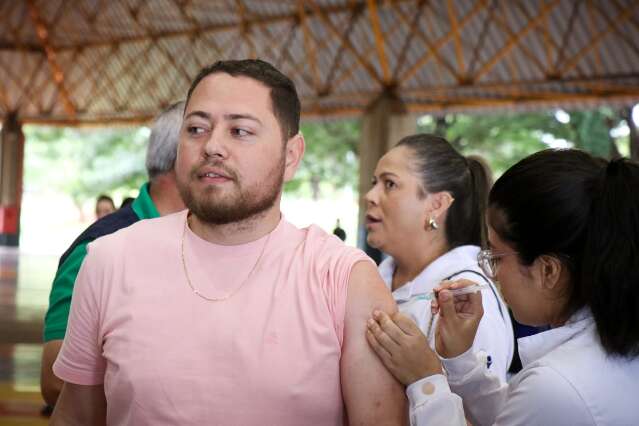 Com plant&atilde;o no Parque das Na&ccedil;&otilde;es Ind&iacute;genas, Sesau faz vacina&ccedil;&atilde;o contra gripe