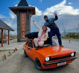 De chevette 1974, casal j&aacute; rodou o pa&iacute;s e chegou no Ushuaia