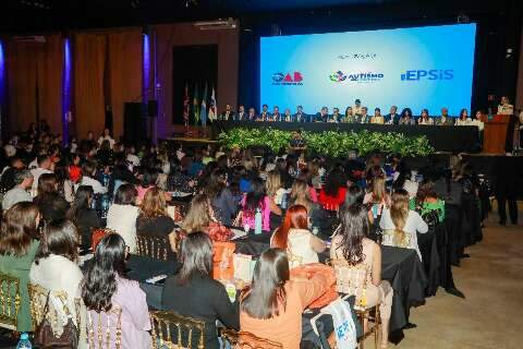 Congresso debate nega&ccedil;&atilde;o de direitos a autistas e impacto nas fam&iacute;lias
