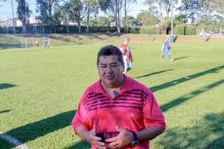 Homenageado, ex-presidente do R&aacute;dio Clube revive 35 anos de futebol e hist&oacute;rias