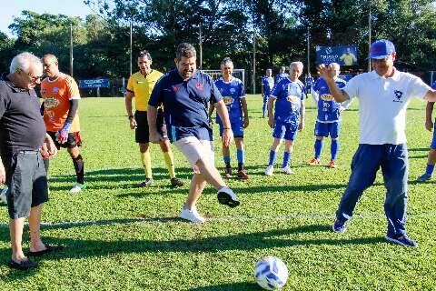Homenageado, ex-presidente do R&aacute;dio Clube revive 35 anos de futebol e hist&oacute;ria
