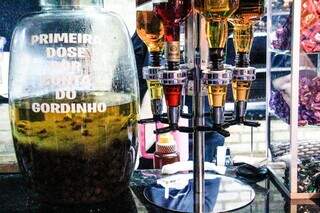 Gordinho largou feira para ter restaurante e fazer a pr&oacute;pria pinga
