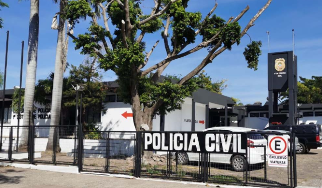 Idoso &eacute; imobilizado com &quot;gravata&quot; durante roubo a com&eacute;rcio no centro