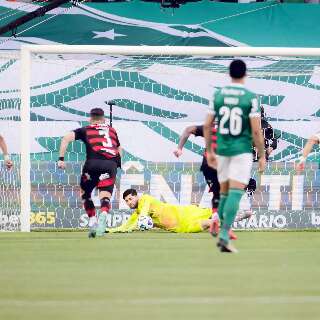 Palmeiras perde p&ecirc;nalti e Flamengo vence no Allianz Parque 