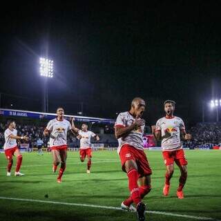 Com gola&ccedil;o de Jhon Jhon, Bragantino vence Juventude e cola na lideran&ccedil;a