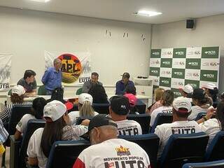 Manifestantes cobram do Incra mapa e prazos para assentamentos em MS