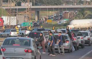 Problemas noite e dia: os gargalos do tr&acirc;nsito que atormentam a cidade 