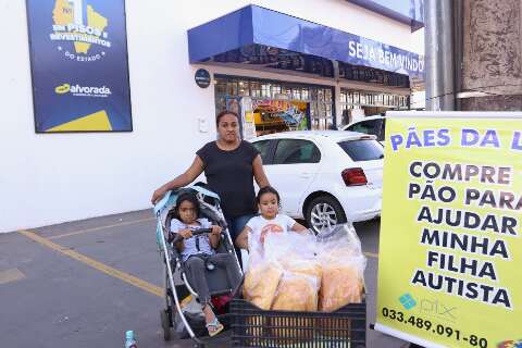 Na Coronel Antonino, m&atilde;e de tr&ecirc;s filhos transforma p&atilde;es em esperan&ccedil;a