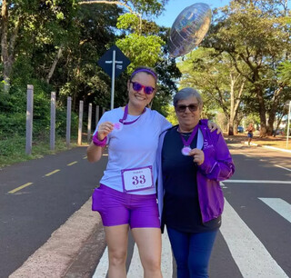 Para comemorar anivers&aacute;rio, Thais colocou at&eacute; os amigos para correr