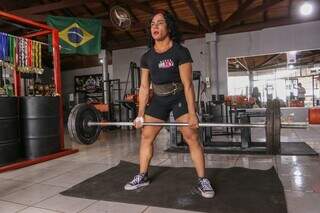 Com 58 kg, Ellen pega quase quatro vezes o pr&oacute;prio peso em prova nacional