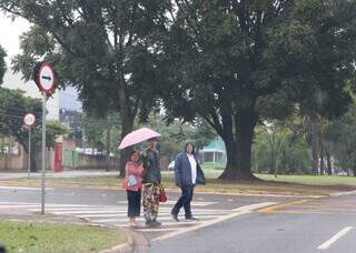 Em dia de chuva fina, temperatura despenca 13&ordm;C em Campo&nbsp;Grande