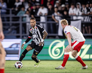 Santos &eacute; superado em amistoso com atua&ccedil;&atilde;o discreta de Neymar