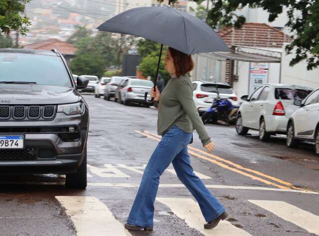 Em dia de chuva fina, temperatura despenca 13&ordm;C em Campo&nbsp;Grande