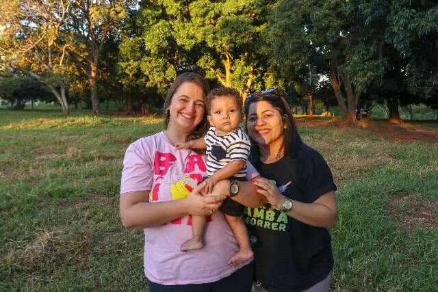 Ap&oacute;s 4 anos de espera, casal realiza sonho da maternidade com ado&ccedil;&atilde;o