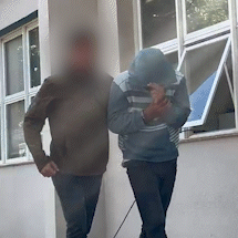 Homem que esfaqueou ex e tentou estuprá-la se entrega à polícia