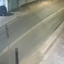 Atropeladas, jovens pedem ajuda para achar motorista de camionete