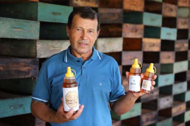 De pedreiro a apicultor, S&eacute;rgio transformou a vida com produ&ccedil;&atilde;o de mel