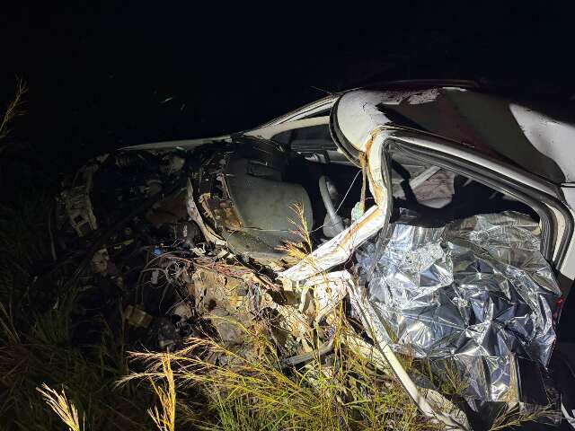 Voltando da fronteira, motorista dorme ao volante, bate em carreta e morre