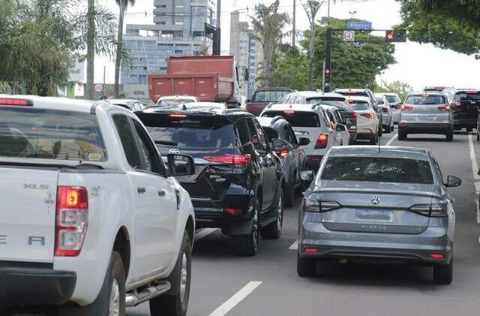 Placas com final 4 e 5 devem ter licenciamento quitado em junho