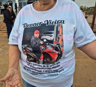 “Tiraram quem eu mais amava”, desabafa avó que perdeu marido e neto assassinados “Tiraram quem eu mais amava”, desabafa avó que perdeu marido e neto assassinados