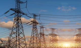 Conta de energia fica mais cara a partir deste domingo