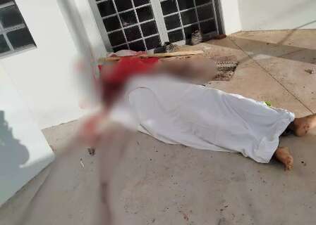 Homem &eacute; morto a pedradas e golpes de madeira em cal&ccedil;ada de com&eacute;rcio 