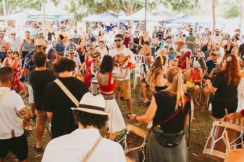 Hoje tem Feira Borogod&oacute;  com m&uacute;sica, artesanato e festa de 1 ano