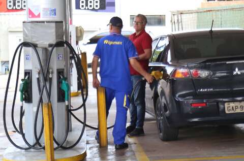 Petrobras reduz pre&ccedil;o da gasolina a distribuidoras em R$ 0,17 por litro