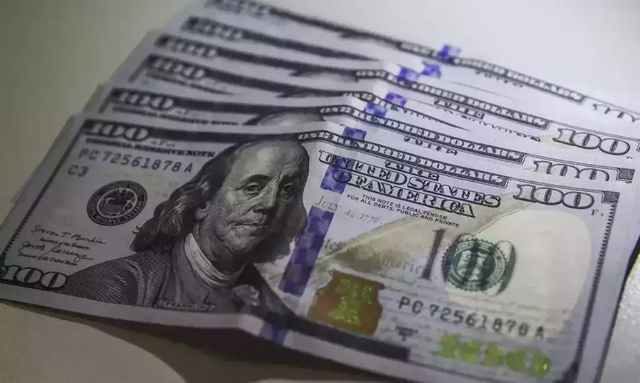 D&oacute;lar cai 0,75% ap&oacute;s declara&ccedil;&otilde;es de Haddad sobre poss&iacute;veis ajustes no IOF