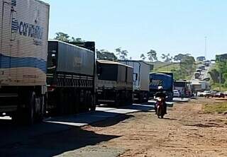 Professor morre em acidente entre motocicleta e caminh&atilde;o